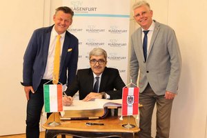 Botschafter aus Tadschikistan in der Landeshauptstadt. Foto: StadtKommunikation/Rosenzopf 