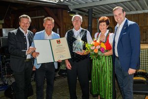 Dank und Anerkennung für Traditionsgasthaus Pirker. Foto: StadtKommunikation / Hude