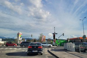 Die etwas eigenwillige Ampelschaltung an der Einmündung der Afritschstraße in die Völkermarkter Straße verursacht gerade im Frühverkehr lange Rückstaus. Das soll sich jetzt ändern. Foto: Mein Klagenfurt