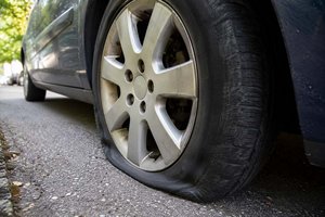 Reifen bei drei Autos in Klagenfurt aufgestochen: Polizei sucht Zeugen. Foto: Symbolbild