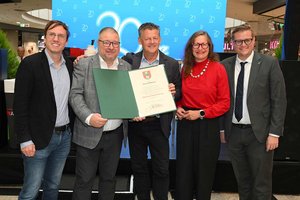 20 Jahre City Arkaden Klagenfurt: Center Manager Ernst Hofbauer ausgezeichnet. Foto: StadtKommunikation / Hude