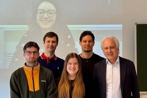 Francesco Zuccato, Benedetta Strizzolo (auf der Leinwand), Konstantin Schekotihin, Veronika Semmelrock, Patrick Rodler und Gerhard Friedrich. Foto: KK