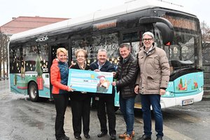 „Spätes Christkindl“: KMG überreicht Spende an Kinder-Krebshilfe. Foto: STW/Bernhard Horst