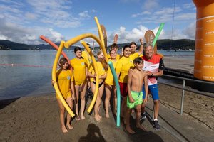 LH Peter Kaiser gratuliert den Teilnehmern des Kinderbewerbes. Foto: LPD Kärnten/Just