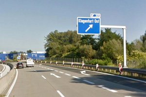 Gestern Abend: Unfall kurz vor der Ausfahrt Klagenfurt Ost. Foto: Google Street View