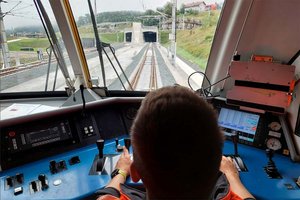 Zwischen 6. August und 5. Dezember werden über 800 Lokführer auf der Koralmbahn geschult. Foto: ÖBB/Mario Wrann