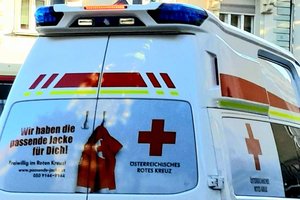 Auffahrunfall vor Zebrastreifen in Klagenfurt: Eine Person verletzt