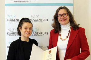 Sportstadträtin DI Constance Mochar und Leichtathletin Mag. Corinna Dorfer. Foto: StadtKommunikation