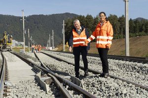 „Goldener Nagel“: Das letzte Gleis auf der Koralmbahn in Kärnten ist verlegt. Foto: ÖBB/Chris Zenz