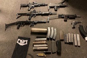23-jähriger Klagenfurter hortete riesiges Waffenarsenal. Foto: Landespolizeidirektion Kärnten