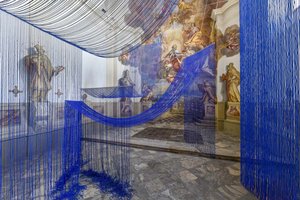 Renate Krammer zeigt „floating lines“ in der Burgkapelle des MMKK. Foto: Renate Krammer, Bildrecht, Wien 2025