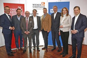 Ferdinand Bucher, Helmut Candussi, Thomas Federle, Harald Tschurnig, Rainer Schmidtmayer, Harald Kogler, Claudia Mischensky, Gerald Netal. Foto: Gert Eggenberger