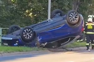 17-Jähriger ohne Führerschein: Auto überschlägt sich auf Villacher Straße. Foto: Klagenfurt Elite