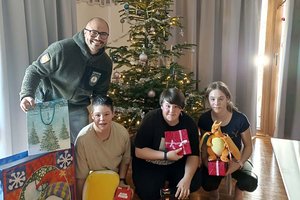 „Soldaten mit Herz“ bringen Geschenke ins SOS Kinderdorf Moosburg. Foto: „Soldaten mit Herz“