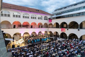 Stadtkapelle Klagenfurt begeisterte mit „Summer in the City“ im Burghof. Foto: Stadtkapelle Klagenfurt/Peter Just