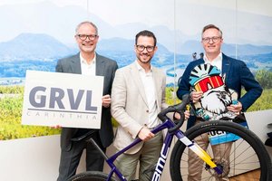 Klaus Ehrenbrandtner, Geschäftsführer Kärnten Werbung Sebastian Schuschnig und Tourismuslandesrat Peter Peschel, Geschäftsführer Region Wörthersee-Rosental. Foto: Kärnten Werbung