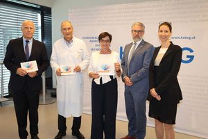 Univ.-Prof. Dr. Wolfgang Grisold, Prim. Univ.-Prof. Dr. Jörg R. Weber, LR Dr. Beate Prettner, Univ.-Prof. PD Dr. Christian Enzinger, Prim. PD Dr. Julia Ferrari. Foto: KABEG/Wajand
