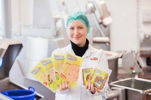 Fleisch-Verarbeiter TANN produziert ab sofort für SPAR Veggie. Foto: SPAR/evatrifft