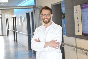 Oberarzt OA Dr. Marco Kletz von der Abteilung für Orthopäde und Traumatologe. Foto: EKH