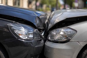 Verkehrsunfall auf der Ebenthaler Straße: 84-Jährige verletzt. Foto: Symbolbild