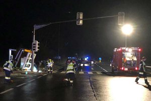 Unbekannte sprengten in Niederdorf eine Telefonzelle. Foto: FF Zell/Gurnitz