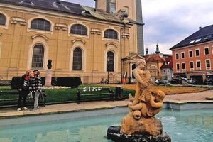 Tierrettung im Einsatz: Schildkröten in Brunnen vor Stadtpfarrkirche ausgesetzt. Foto: Mein Klagenfurt