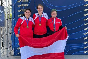 Das Siegerteam von links: Barbara Hollinger (Union Pottenstein), Kathrin Schulze (IAC) und Uli Striednig (LAC-Klagenfurt). Foto: zVg