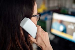 Ein zentrales Angebot der Caritas ist die TelefonSeelsorge unter der kostenfreien Notrufnummer 142. Foto: Daniel Gollner/Caritas