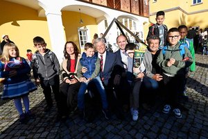 LH Kaiser besuchte zum Start ins neue Schuljahr die Volkschule 12 in Klagenfurt. Foto: LPD Kärnten/Helge Bauer