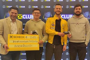 Christopher Weiss (Raiffeisen Club), Marcel Fössl (Rookies Cup Gewinner), weitere eSportler. Foto: ESVÖ/ÖFBL/KK