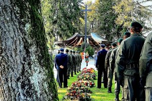 Soldatenfriedhof Annabichl: Landesehrenmal gereinigt und Inschriften erneuert. Foto: Mein Klagenfurt