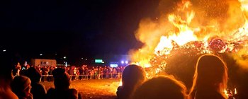 Nach zwei Jahren Pause gab es wieder Osterfeuer am Karsamstag