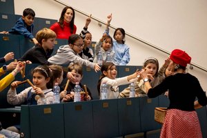 Kinder auf Forschungsmission an der Universität Klagenfurt: Foto: aau/Rudi Kaller