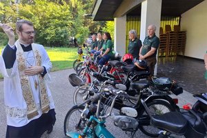 Bernd Wegscheider bei der „Oldies-Segnung“. Foto: Günther Gasper