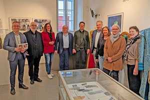 Eröffnung der Ausstellung „Wagner reloaded“ mit Kulturstadtrat Mag. Franz Petritz, Kurator Dr. Günter Schmidauer, Stadttheater-Intendant Aron Stiehl sowie weiteren Vertreter:innen aus Kultur, Politik und Theater. Foto: Büro StR. Petritz