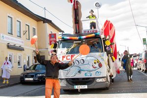 Buntes Faschingstreiben beim Rosentaler Faschingsumzug in Ferlach. Foto: Dieter Arbeiter