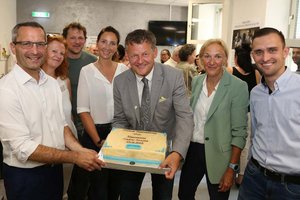 Bürgermeister Scheider, Stadtrat Mag. Petritz, GR Mag. Motschiunig, GR Smole, Landtagsabgeordneter Rakuscha, Stadtphysika Dr. Trattler und VIVA-Leiterin Mag. Kerstin Fanzott. Foto: StadtKommunikation/Hannes Krainz