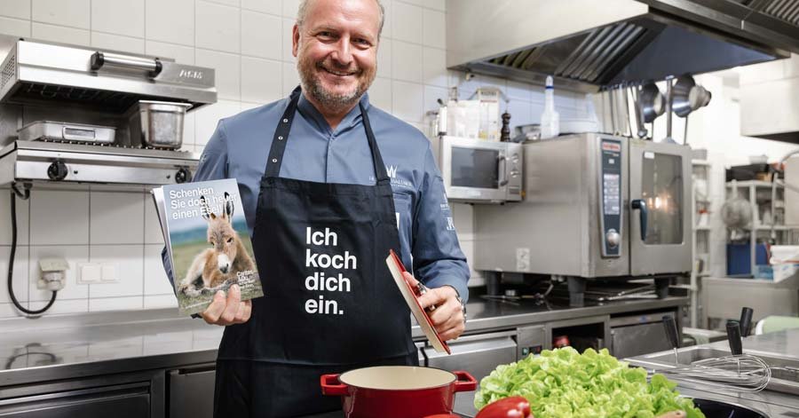 Starkoch Hubert Wallner unterstützt CaritasAktion zur Weihnachtszeit