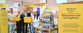 Acht Lehrlinge übernehmen eine Woche lang Postfiliale in Klagenfurt