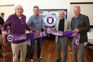 Helmut König, Walter Koch, Fanz Hasil und Walter Ludescher, allesamt Mitglieder im Legenden-Klub. Foto: Austria Klagenfurt/Kuess