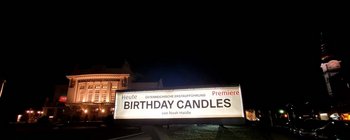 100 Jahre in 100 Kuchen: Birthday Candles feierte Premiere im Stadttheater Klagenfurt