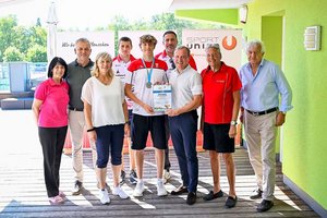 Pauline Isopp, Max Habenicht, Maximilian Steinbrenner mit Familie, Ulrich Zafoschnig, LH Peter Kaiser Hannes Majdic. Foto: LPD Kärnten/Bauer
