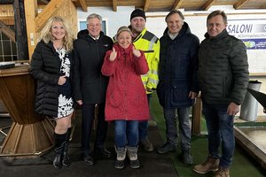 v.l.n.r.: Birgit Kröpfl, LH Peter Kaiser, Ulrike Micheler- Eisner, Stefan Riepl, Werner Wenig, Alfred Tschas. Foto: Büro LH Kaiser