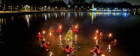 Stilles Gedenken beim Christbaumversenken im Wörthersee