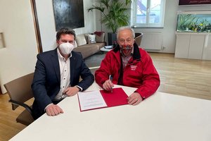 LR Fellner und Präsident Schober unterzeichneten 610.000 Euro schweren Fördervertrag durch das Land für die kommenden drei Jahre. Foto: Büro LR Fellner