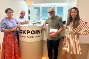 Eröffneten das Behandlungszentrum: Landesrätin Beate Prettner, Maximilian Miggitsch (ÖGK), Günther Nagele und Dermatologin Lucia Oberleitner (von links). Foto: Büro Prettner