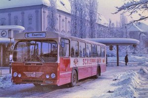 Blick in die Vergangenheit: Ein Stadtbus am Heiligengeistplatz. Foto: Stadtwerke Archiv