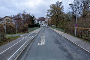 Nach Unfall: Auto drohte in die Glan zu stürzen. Foto: Google Maps