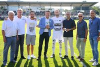 Sonderehrungen für drei erfolgreiche Fußballvereine. Fotos: StadtKommunikation/Pessentheiner