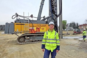Bauleiter Simon Jelinek auf der Baustelle beim neuen Klagenfurter Hallenbad. Foto: Mein Klagenfurt